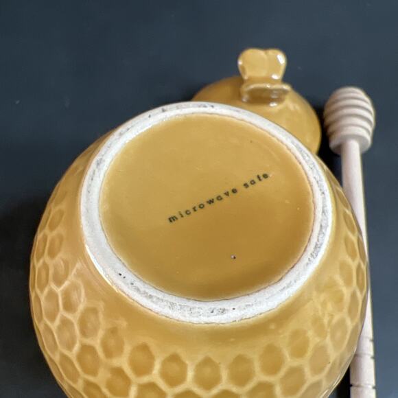 Creative Co-Op Honey Pot with Wood Dipper – Golden Yellow Stoneware Jar (8 oz) - Picture 9 of 10
